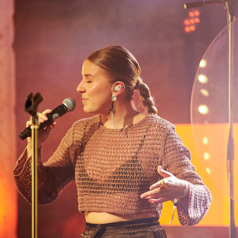 Anett performing at TIKS Records Session, Telliskivi Loomelinnak, Fotografiska, Tallinn Music Week 2023