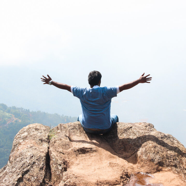 Enjoying the view while Hiking in the Nilgiri Mountains at Tamil Nadu, India