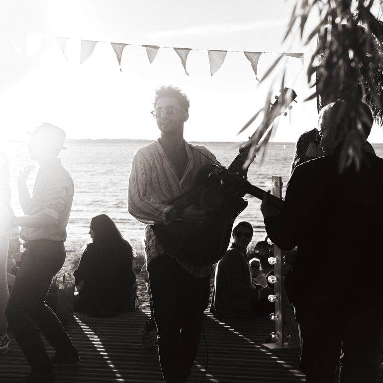 Estonian Musicians performing at Inglirand Kadriorg