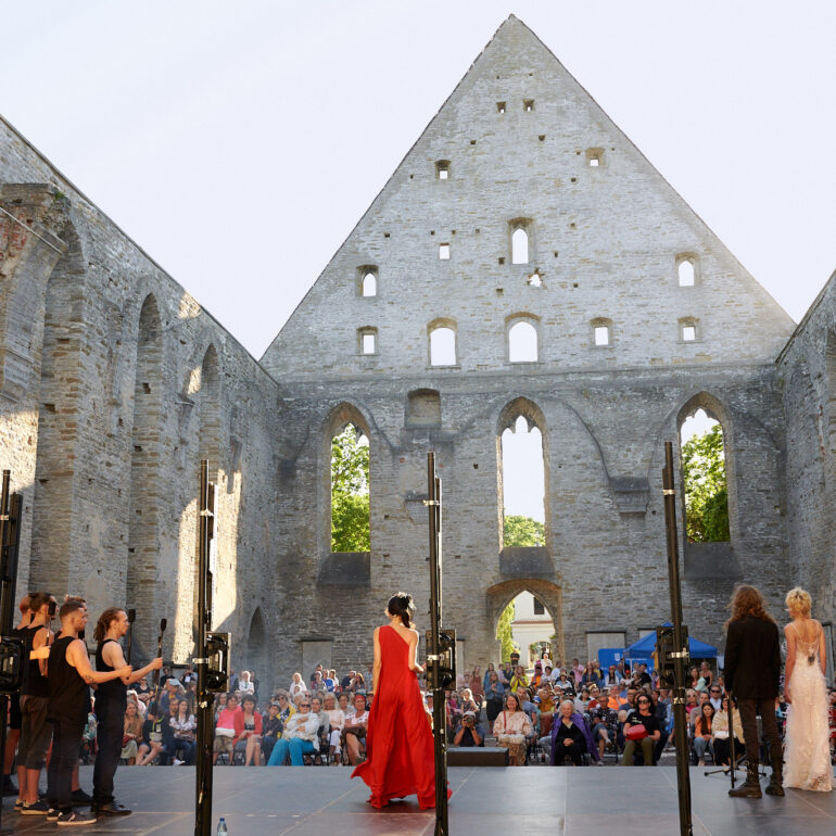 Metsluiged Etendus at Pirita kloostri varemed