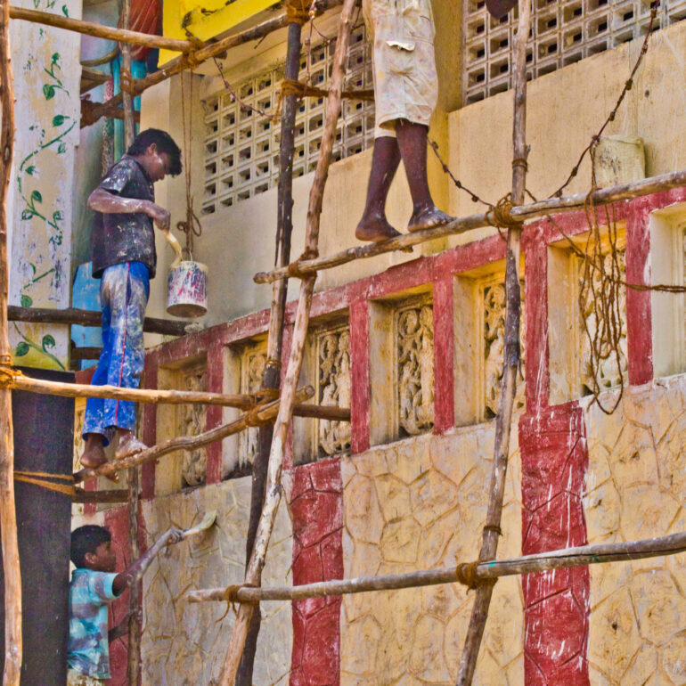 Street Photography in Chennai, India - Kids painting temple walls